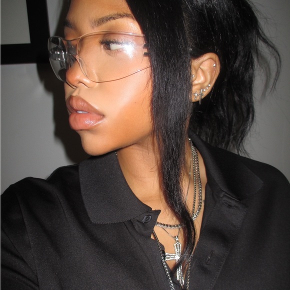 Meet your Posher, Jade - Picture 4 of 7